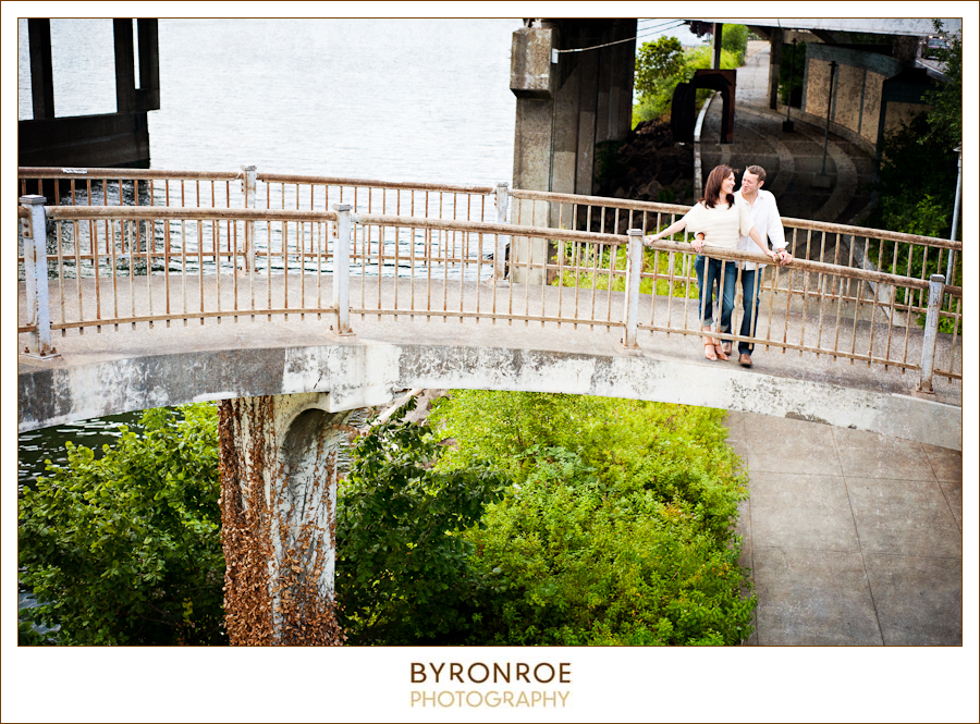 portland-oregon-waterfront-pre-wedding-engagement-photography-caseydamon-3
